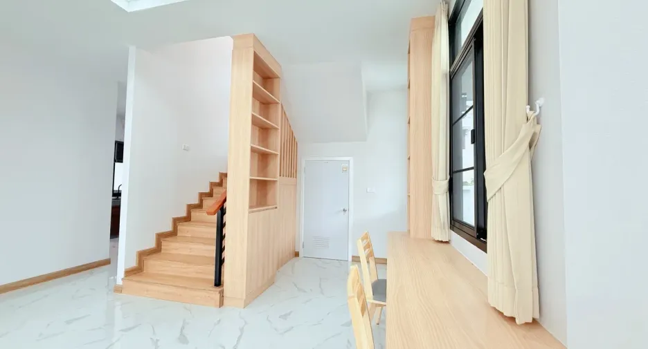 À vendre et à louer 5 chambres maison à Mueang Chiang Mai, Chiang Mai