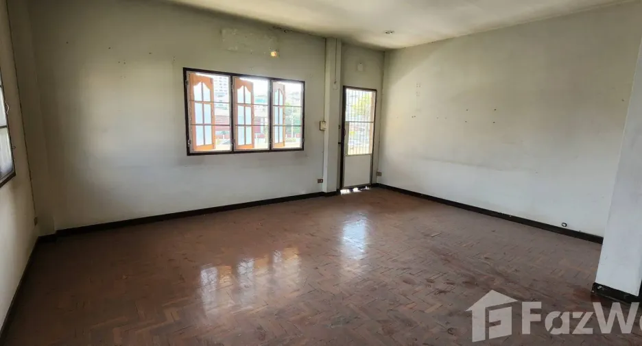 Продажа 4 спальни дом в Mueang Chiang Mai, Чианг Маи