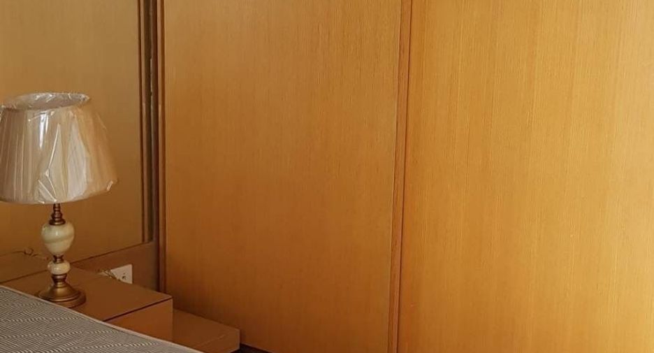 For sale 4 bedrooms condo in Sathon, Bangkok