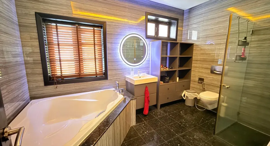 À vendre 5 chambres villa à Hua Hin, Prachuap Khiri Khan