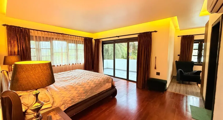 À vendre 5 chambres villa à Hua Hin, Prachuap Khiri Khan
