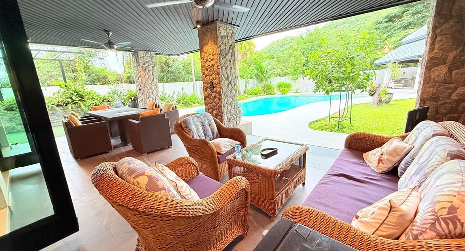 For sale 5 bedrooms villa in Hua Hin, Prachuap Khiri Khan