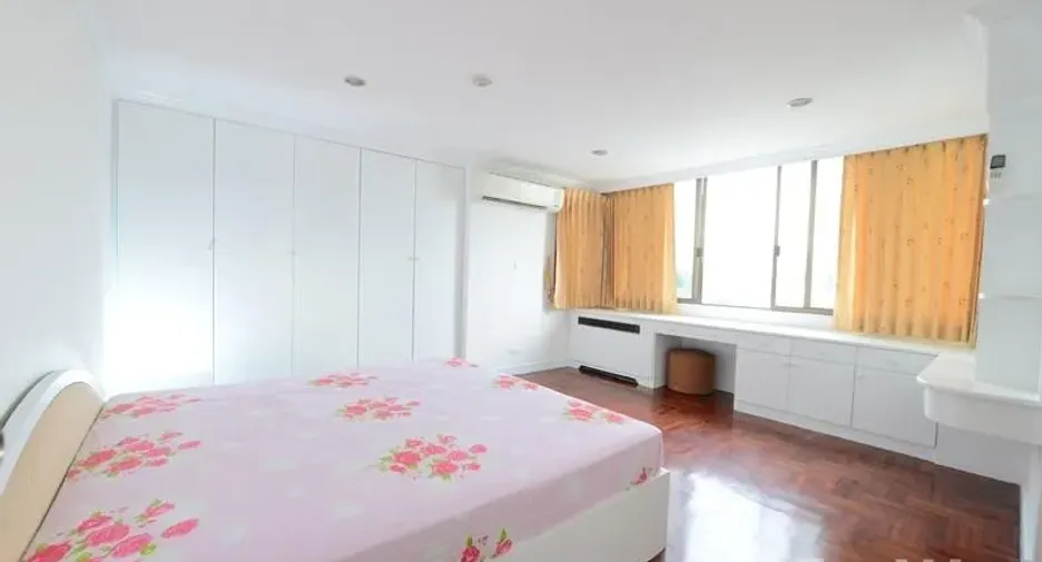 For sale and for rent 3 bedrooms condo in Watthana, Bangkok