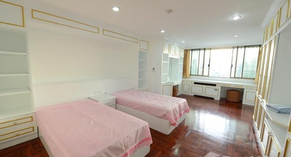 For sale and for rent 3 bedrooms condo in Watthana, Bangkok