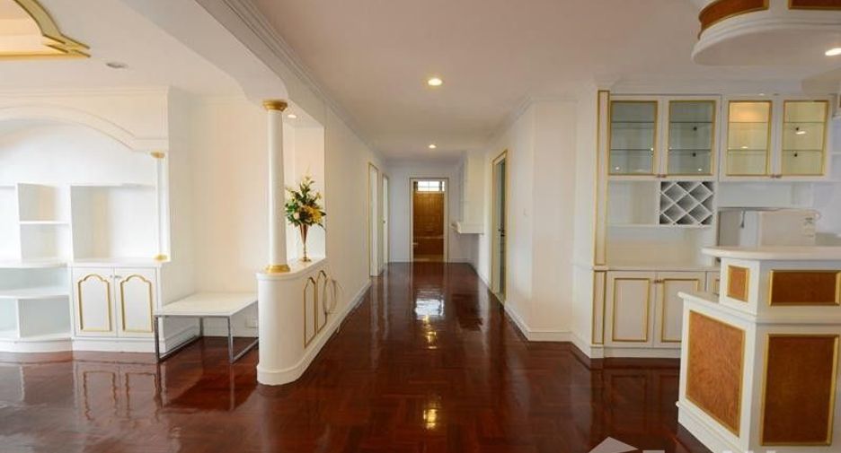For sale and for rent 3 bedrooms condo in Watthana, Bangkok