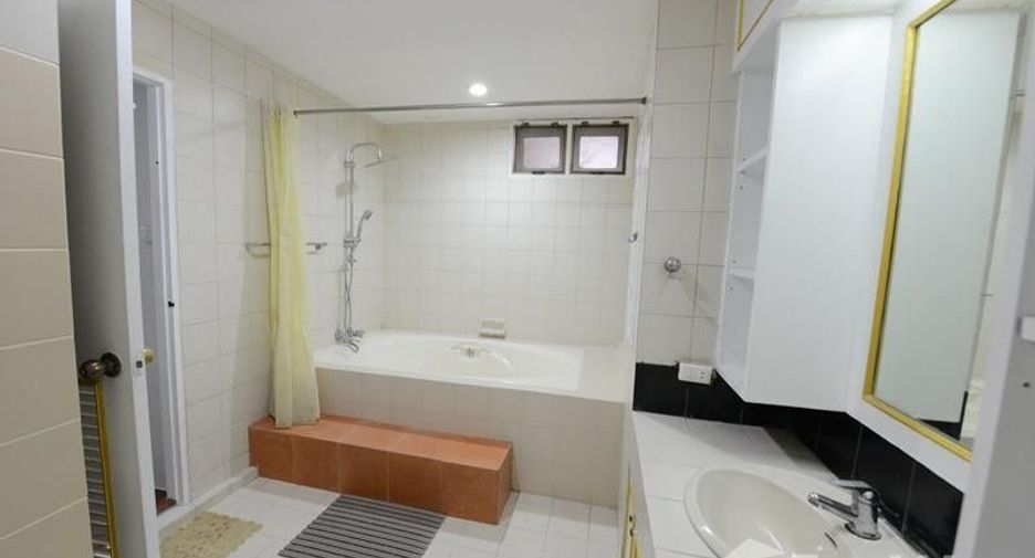 For sale and for rent 3 bedrooms condo in Watthana, Bangkok