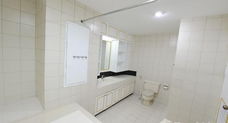 For sale and for rent 3 bedrooms condo in Watthana, Bangkok