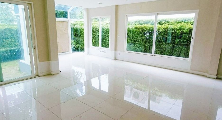 For sale 5 bedrooms house in Thawi Watthana, Bangkok