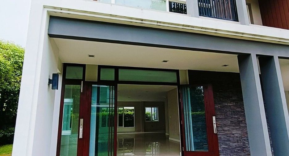For sale 5 bedrooms house in Thawi Watthana, Bangkok