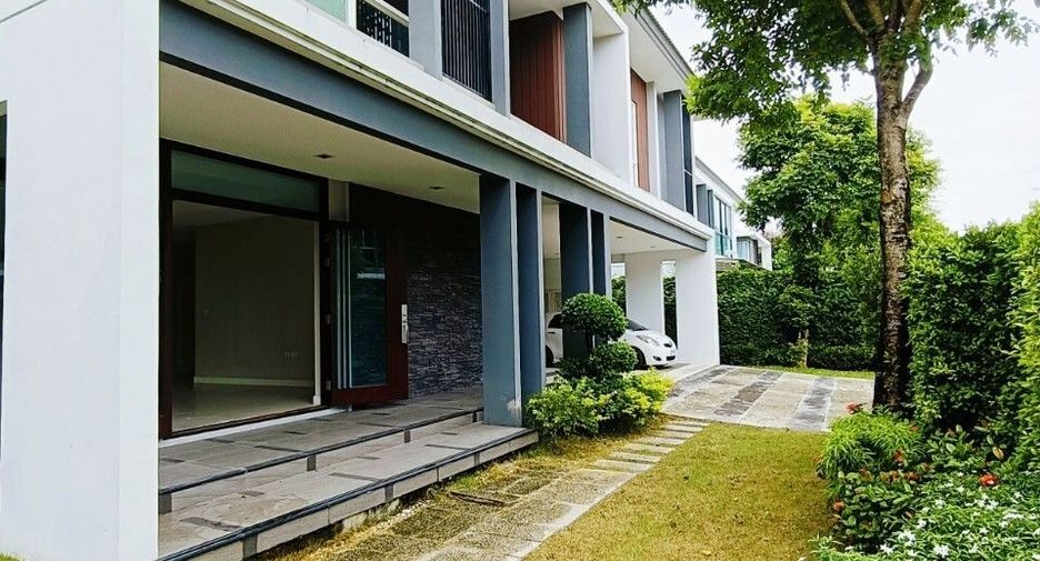 For sale 5 bedrooms house in Thawi Watthana, Bangkok