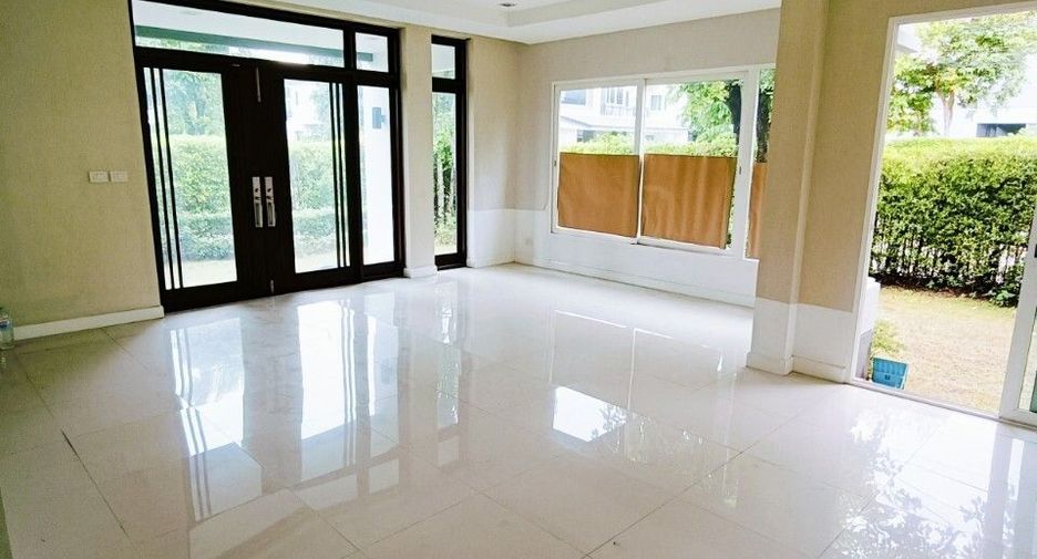 For sale 5 bedrooms house in Thawi Watthana, Bangkok