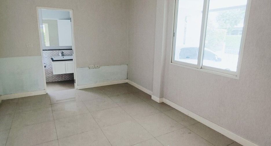 For sale 5 bedrooms house in Thawi Watthana, Bangkok