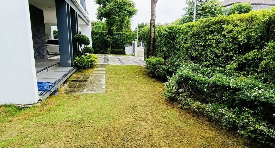For sale 5 bedrooms house in Thawi Watthana, Bangkok