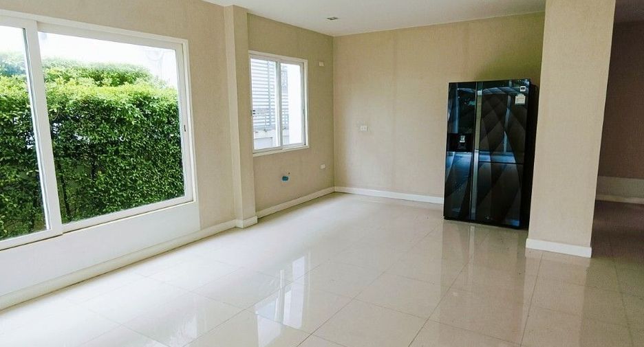 For sale 5 bedrooms house in Thawi Watthana, Bangkok