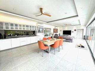 À vendre 4 chambres villa à Ko Samui, Surat Thani