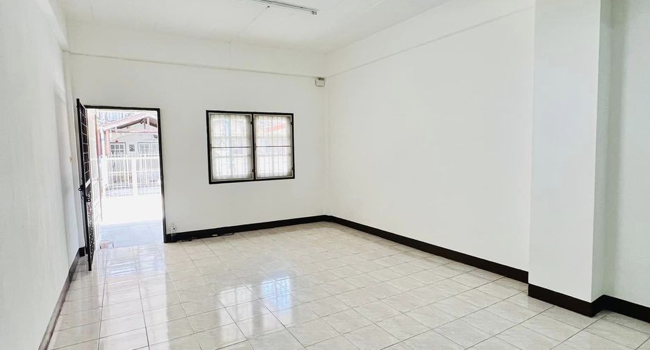À vendre 2 chambres maison de ville à Nong Chok, Bangkok