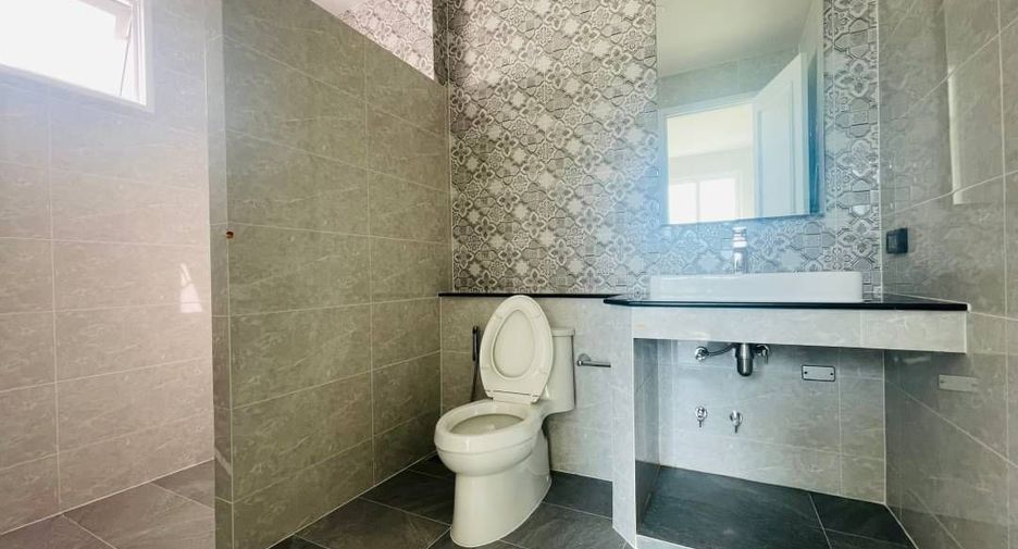Casa en venta de 5 habitaciones en Hang Dong, Chiang Mai