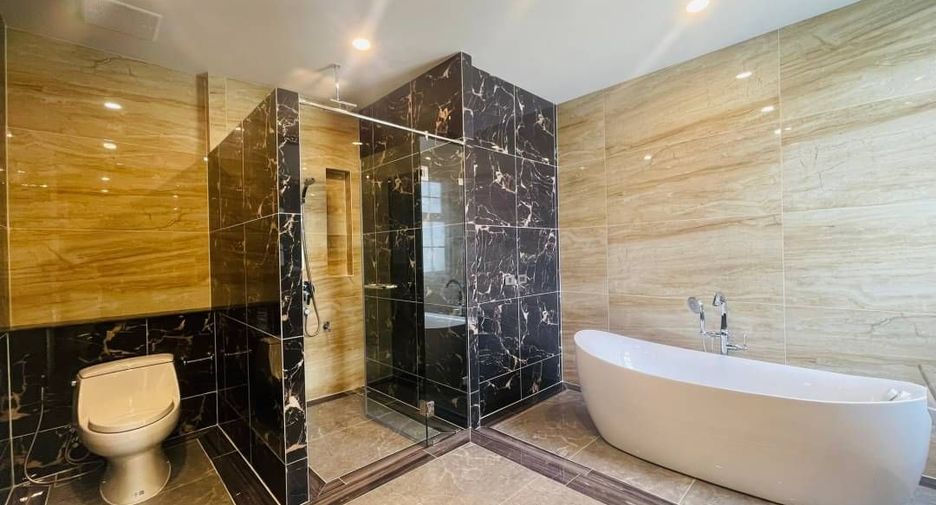 Casa en venta de 5 habitaciones en Hang Dong, Chiang Mai