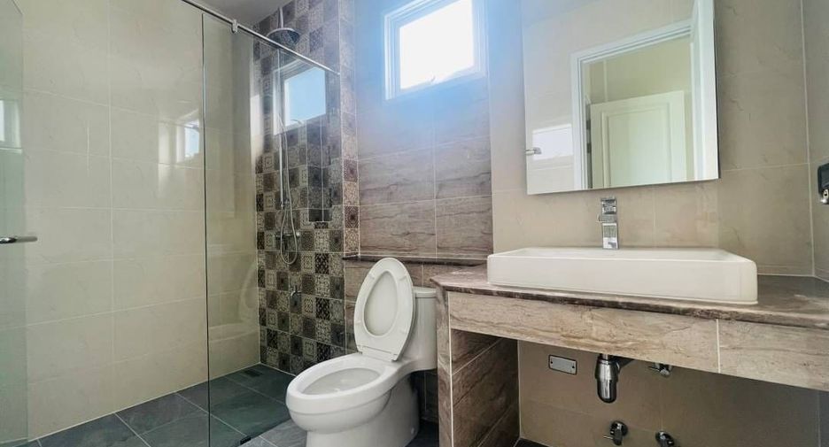 Casa en venta de 5 habitaciones en Hang Dong, Chiang Mai