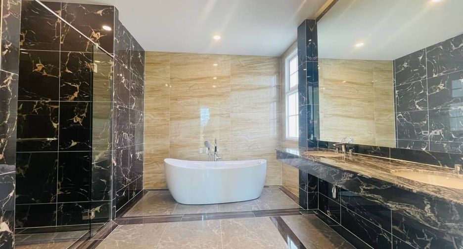 Casa en venta de 5 habitaciones en Hang Dong, Chiang Mai