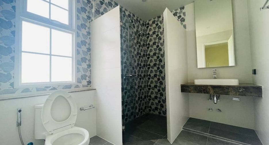 Casa en venta de 5 habitaciones en Hang Dong, Chiang Mai