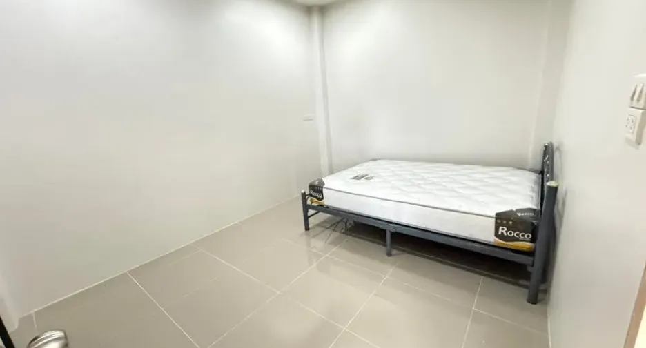 For rent 3 bedrooms house in Saraphi, Chiang Mai
