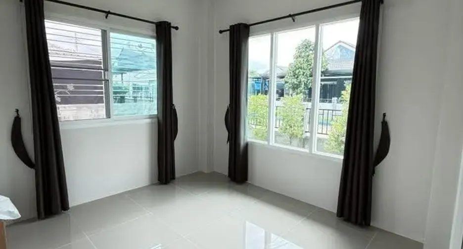 For rent 3 bedrooms house in Saraphi, Chiang Mai