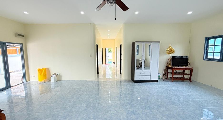 For sale 2 bedrooms villa in Hua Hin, Prachuap Khiri Khan