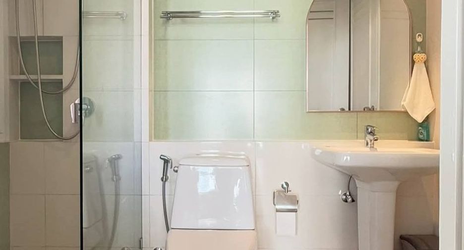 Продажа 1 кровать кондо в Сатхон, Бангкок