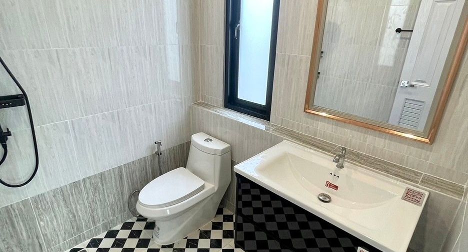 Villa en alquiler de 4 habitaciones en Bang Lamung, Chonburi