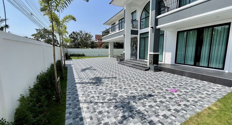 Villa en alquiler de 4 habitaciones en Bang Lamung, Chonburi