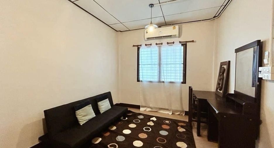 For rent 4 bedrooms house in Mueang Chiang Mai, Chiang Mai