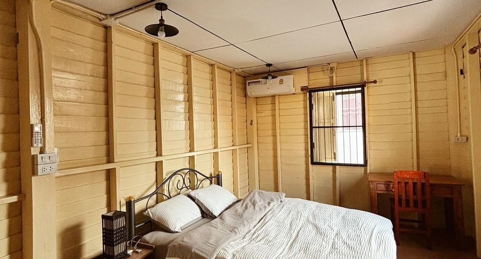 For rent 4 bedrooms house in Mueang Chiang Mai, Chiang Mai