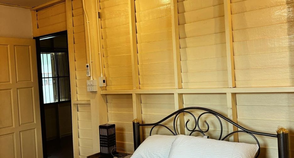 For rent 4 bedrooms house in Mueang Chiang Mai, Chiang Mai