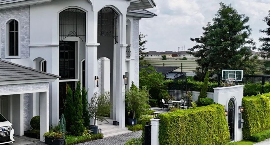 Casa en venta y en alquiler de 5 habitaciones en Lat Krabang, Bangkok