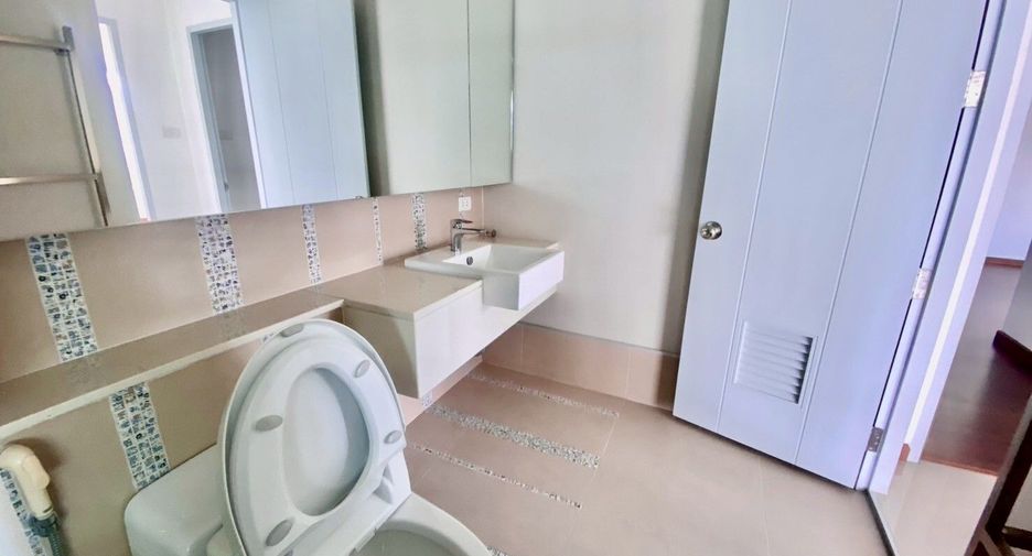 For sale 2 bedrooms condo in Mueang Chiang Mai, Chiang Mai