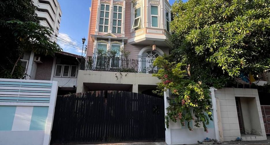 For sale land in Watthana, Bangkok