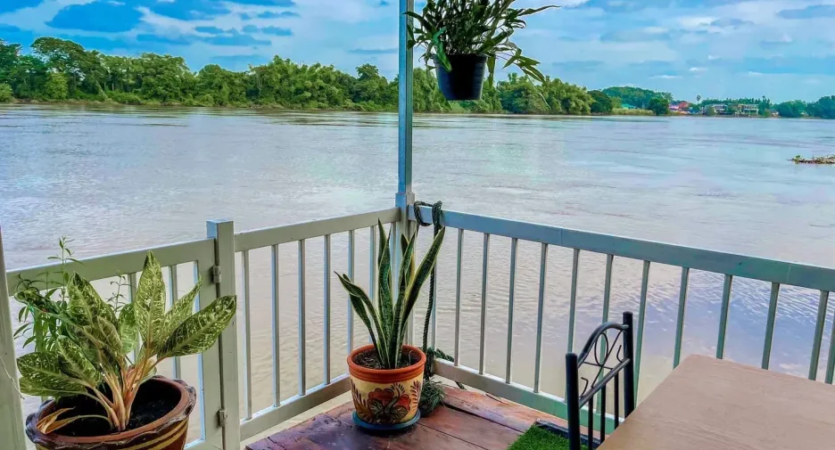 For sale 2 ベッドルーム hotel in Mueang Uthai Thani, Uthai Thani