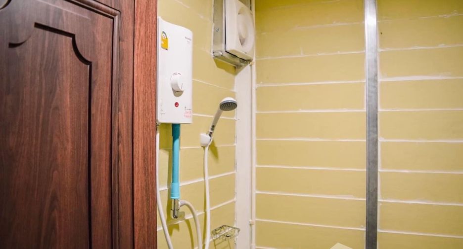 For sale 2 bedrooms hotel in Mueang Uthai Thani, Uthai Thani
