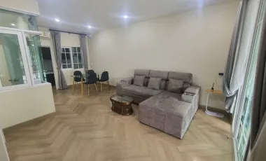 For rent 4 bedrooms townhouse in Mueang Chiang Mai, Chiang Mai