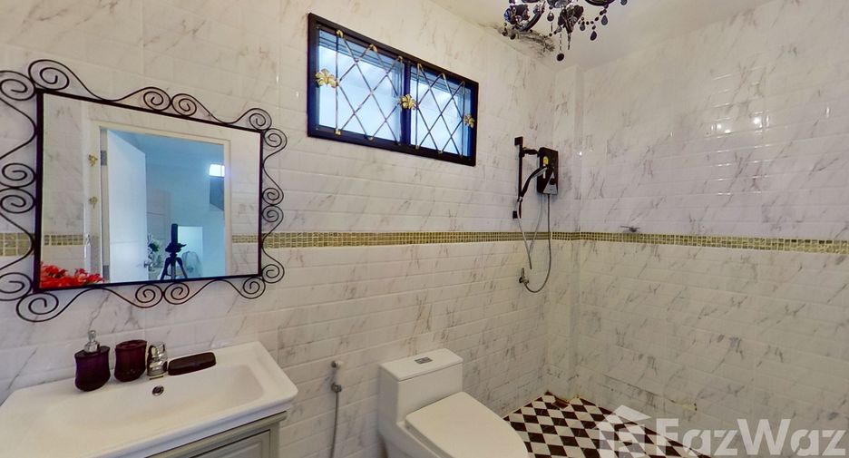 For sale 4 bedrooms house in Saraphi, Chiang Mai