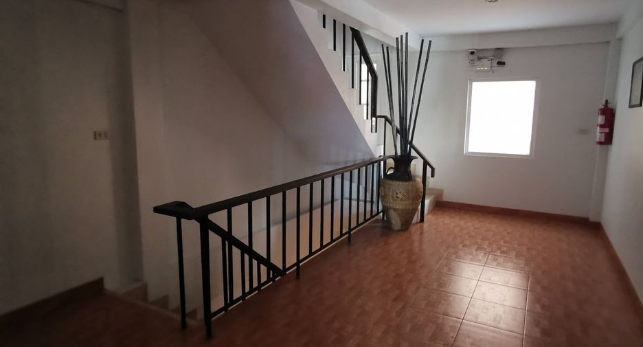For sale 9 bedrooms townhouse in Bang Lamung, Chonburi