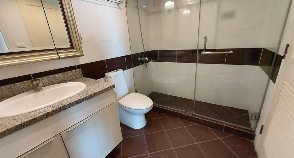 For sale 2 bedrooms condo in Khlong Toei, Bangkok