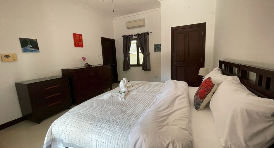For rent 3 bedrooms villa in Hua Hin, Prachuap Khiri Khan