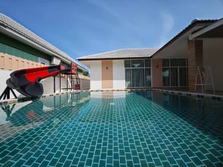 For rent 4 bedrooms villa in Hua Hin, Prachuap Khiri Khan