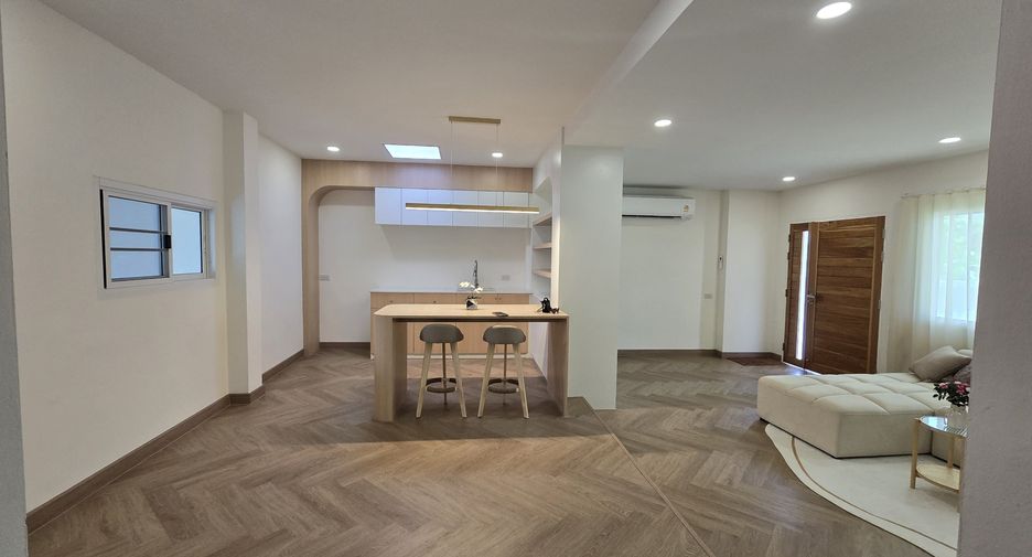 For sale 4 ベッドルーム house in San Kamphaeng, Chiang Mai