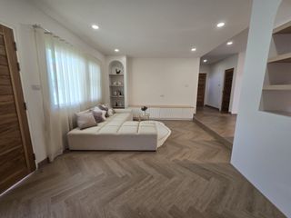 For sale 4 bedrooms house in San Kamphaeng, Chiang Mai
