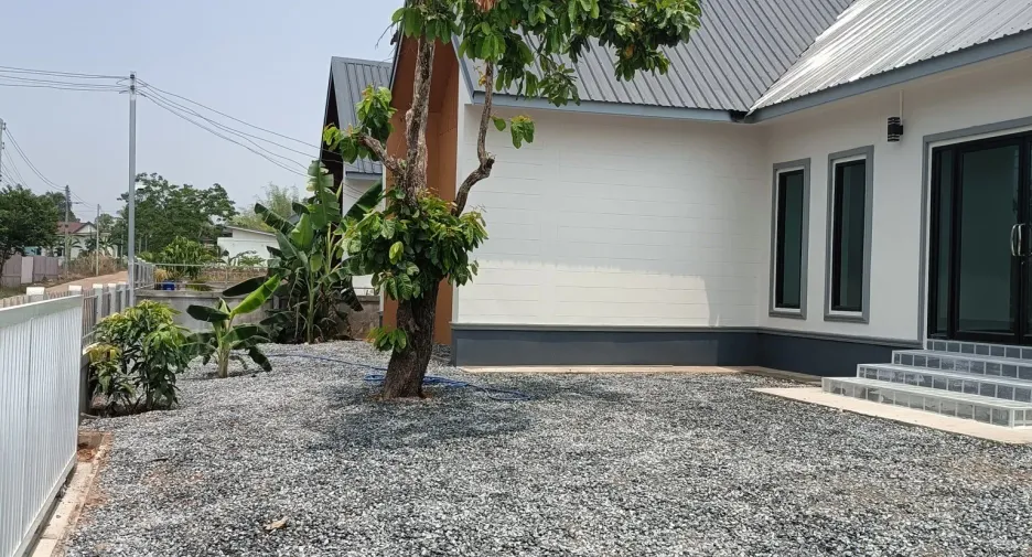 For sale 3 bedrooms house in Mueang Sakon Nakhon, Sakon Nakhon
