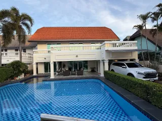 Villa zum Kauf und zur Miete mit 3 Zimmer in Bang Lamung, Chonburi