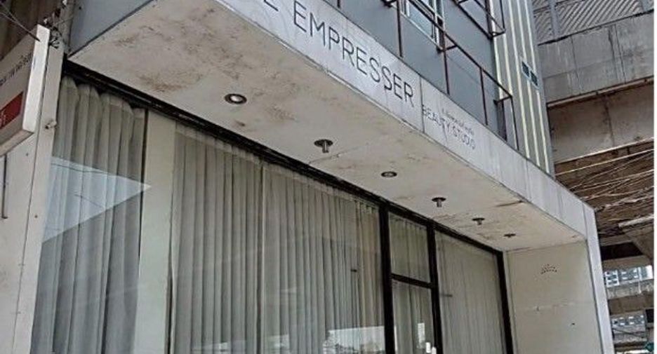 For sale 2 bedrooms retail Space in Huai Khwang, Bangkok